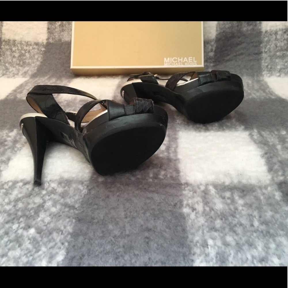 MICHAEL Michael Kors Niki Cross Strap Heels - Picture 5 of 6